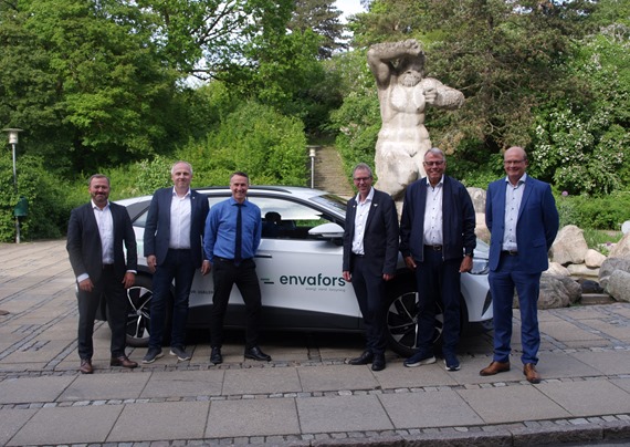 Envafors fylder 1 år