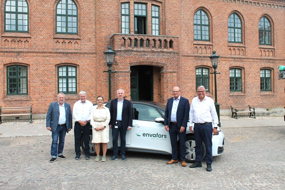 Formænd og adm. direktører ifm. fusion. Fra venstre: Jan Michael Jørgensen, Mogens Schwensen, Tina H